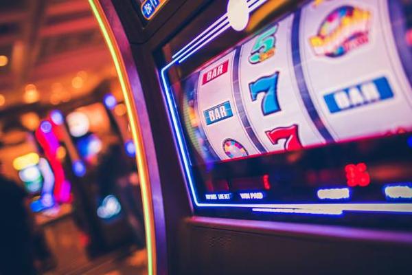 A Closer Look at Mobile Play on a Singapore online casino Site