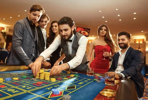 Exploring Slot Features and Bonus Rounds on an online casino Singapore Platform